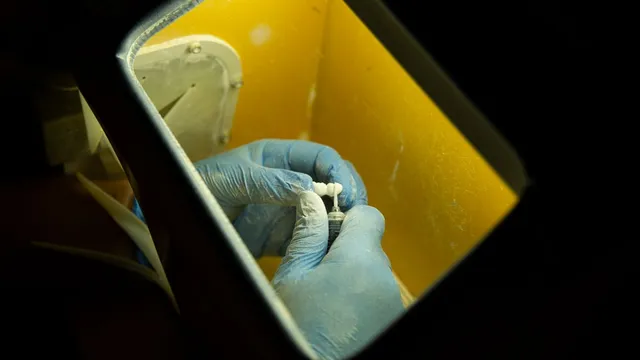 Precisiewerk in het tandtechnisch laboratorium